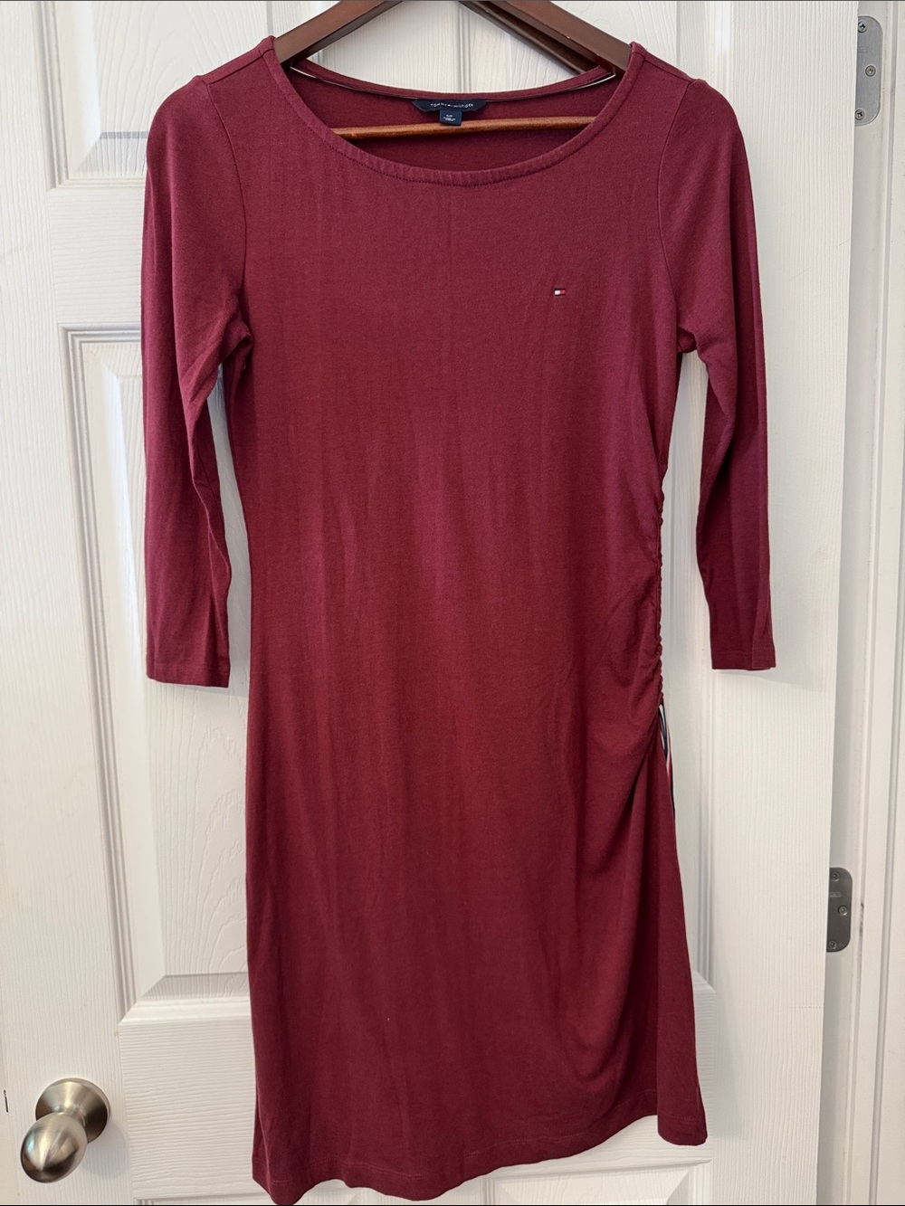 Tommy Hilfiger Women's Burgundy Scoop-Neck Midi Dress with Side Ruching